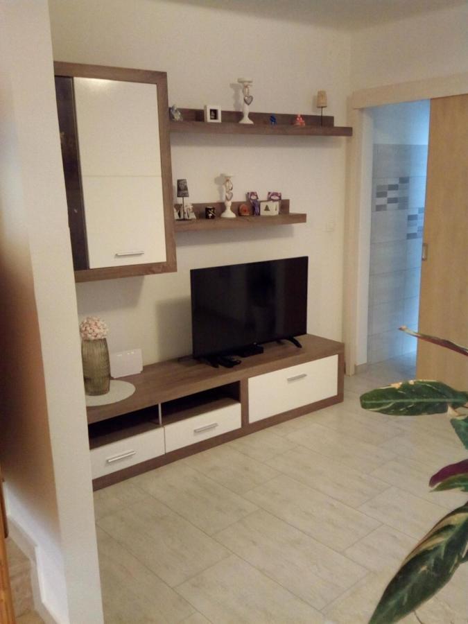 Apartment Nadija Брсеч Экстерьер фото